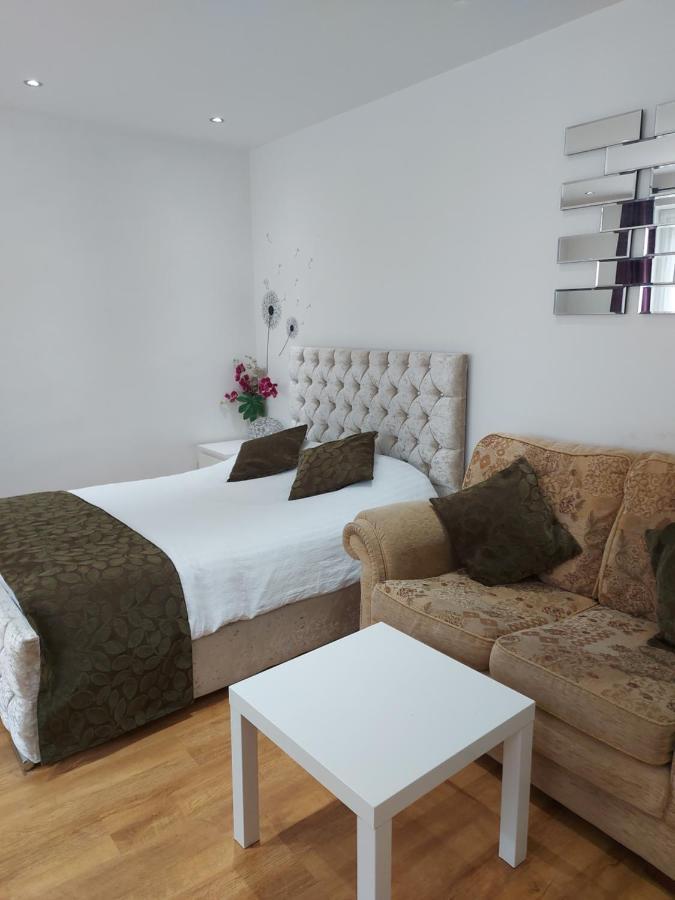 Lux Apartment In Gatwick Crawley  Exterior photo